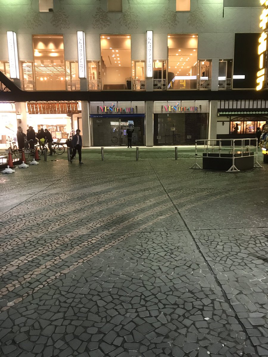 cochacocha14's tweet photo. あしたはプリマ旦那さんのオンストに16:20からお邪魔したあと22時からジソンシンさんとフレンドリーLIVEっす！

あした一日よしもと漫才劇場住みます芸人やってるんでガブラ！とぷろていんとぽちぷえのチケットお求めに来てね！

みやっきーもチケ売りやってるよ！ https://t.co/UjgGwn4v14