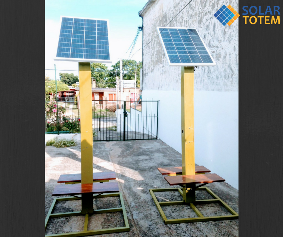 solartotemuy's tweet photo. Se van dos nuevas unidades para otras dos escuelas rurales que permitirán a sus alumnos cargar sus ceibalitas con energía 100% limpia :) https://t.co/G7dwv4pZB7