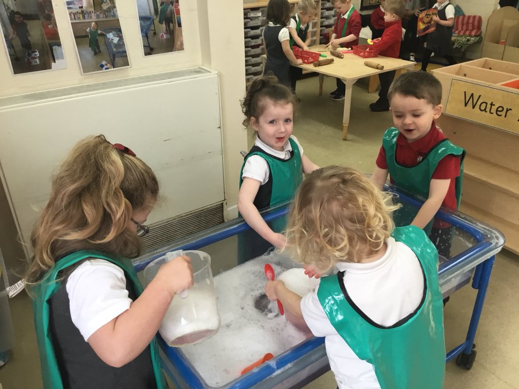 MendellPrimary's tweet photo. Start of another busy week in F1. Our Superhero creative table has been popular today. #selfinitiatedlearning https://t.co/gToWBecWBr