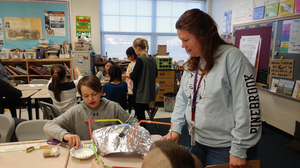 slovett's tweet photo. @PThiessen_LCPS @LCPSEdTech 4th graders creating waterslides! #STEAMDAY2018 https://t.co/bvKj4w3Ise