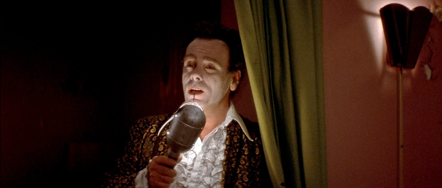 Wishing Dean Stockwell a very happy 82nd birthday!
Seen here in David Lynch\s Blue Velvet (1986). 