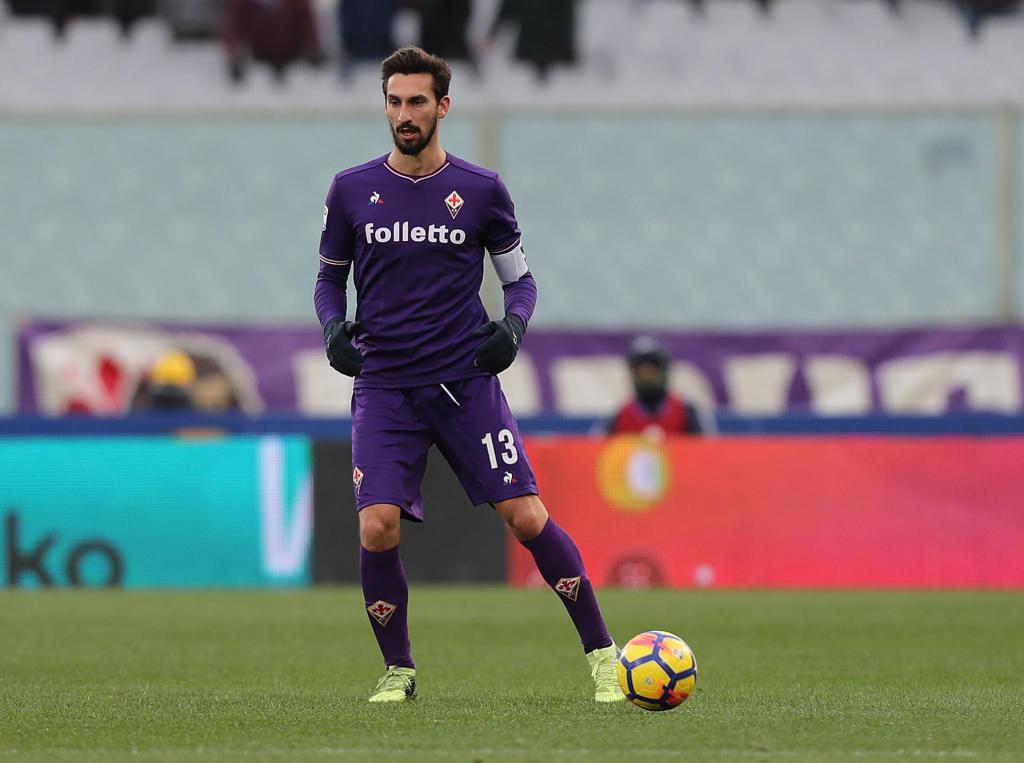 FatdogPt's tweet photo. Morreu Davide Astori, capitão da Fiorentina :( https://t.co/ldaN9mXwy8 https://t.co/0xj9fErP8P