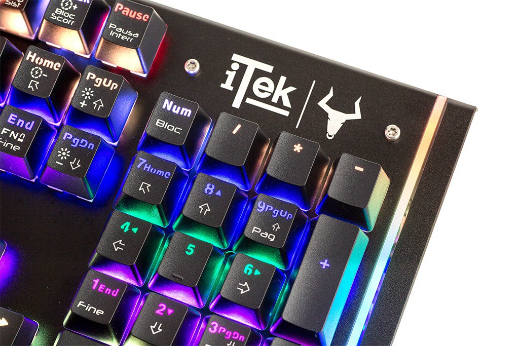 TeamNerd_it's tweet image. #iTek presenta nuove periferiche gaming della serie #Taurus: tastiera X30 e mouse G60. teamnerd.it/2018/03/itek-t…