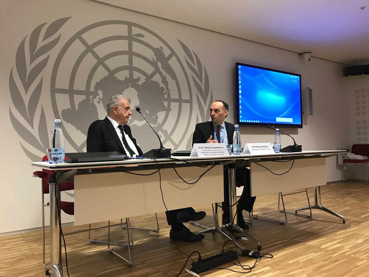 WHO_Europe_TB's tweet photo. We have a pleasure to update prof @Kazatchkine on respective 4 2018 and identify priorities action & future opportunities 4 collaboration: #tbchat 2 #endtb in #Europe https://t.co/t44M6WYgWL
