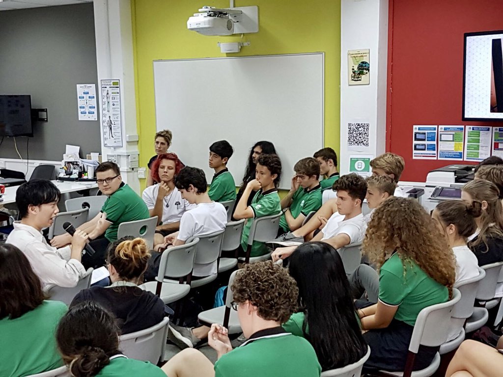 joCtweet's tweet photo. GESS Grade 11. students unpacking key elements of creative non-fiction with author & poet @yammonation #WordsGoRound #GESSEdLib #gesslearns https://t.co/1mUXO7Izr3