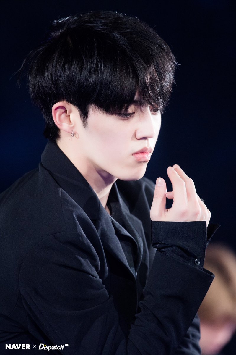 MM_SCOUPS's tweet photo. 세상에 ㅠㅠㅠㅠㅠㅠㅠㅠㅠ 집 가다가 보고 헉해서 리얼로 무릎 갈았다.... https://t.co/0ZJlnfvVuN