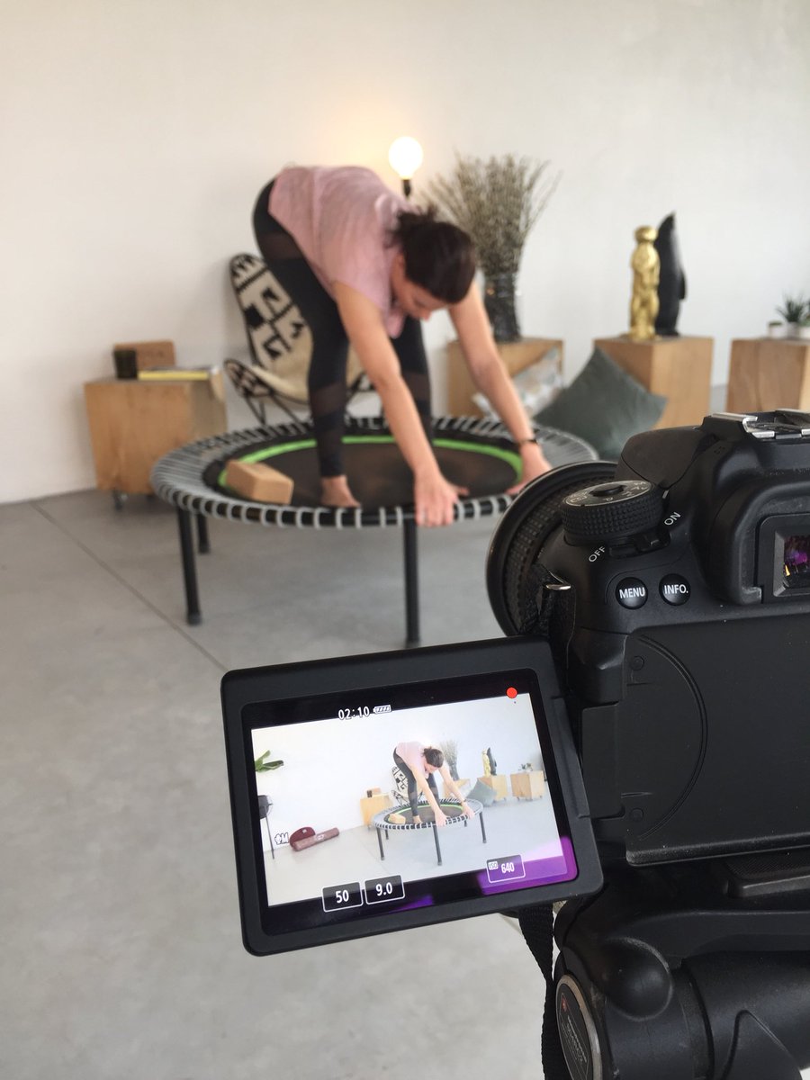 yogametevy's tweet photo. Sneak preview!! π± opnamedag met @bellicon_belux - binnenkort nieuw pakket in de #yogametevy app π€ #bellicon #yoga #preview https://t.co/jK9uuMcP42