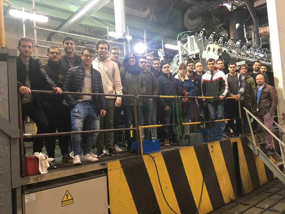 Estudiantes del Grado en #IngenieríaMecánica de la #UMH ha visitado la empresa Navantia para conocer los procesos de diseño y construcción de un motor 🔩 <a href="/epse_umh/">EPSE</a> <a href="/delegacionepse/">Delegación EPSE</a> <a href="/mecanicaUMH/">mecanica</a>