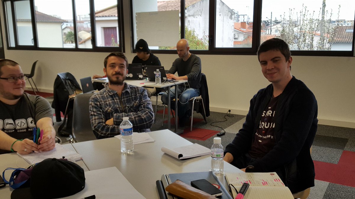 VISIONARI_Lab's tweet image. Bien le bonjour de @TlseMetropole @Toulouse @Occitanie où grâce à @AG2RLAMONDIALE et à la confiance de @simplonco  @Simplon_Occ, les apprenants des fabriques de #rodez #auch #pamiers #saintgaudens #Carcassonne découvrent les ficelles de l'#entrepreneuriat #numérique