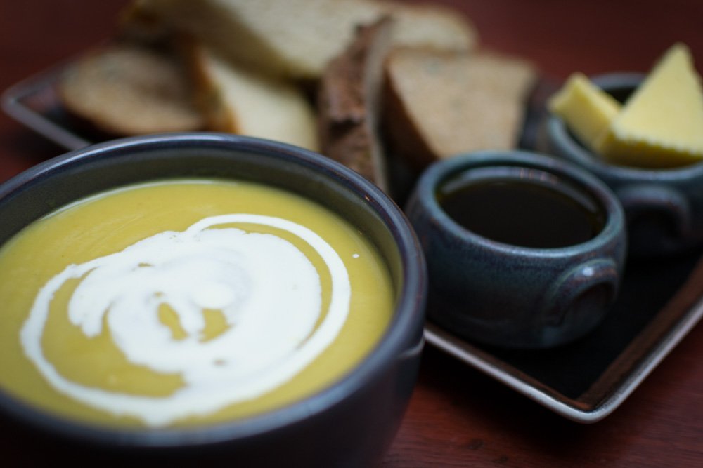 bustopherjones_'s tweet photo. Whether you're after something warming, healthy, quick or more leisurely, our new lunch menu works around you. 
Choose, With, Add and create your perfect lunch break. 
See the menu here: https://t.co/xtxH9m4TVW https://t.co/h8EKyia8So