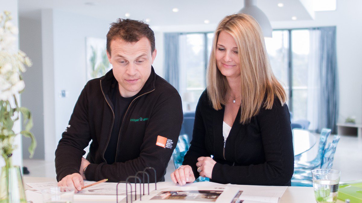Intelligentabod's tweet photo. We're pleased to be supporting the South West Home & Garden Show again this year. Come and see us @WestpointExeter Sat 14 & Sun 15 April @SWHomeShow
#SouthWest #Home #TechieTim https://t.co/CkzwLO1AgO
