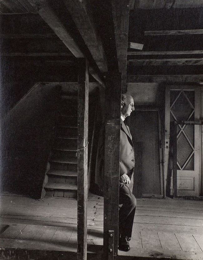 marinamaral2's tweet photo. Anne Frank’s father Otto, revisiting the attic where they hid from the Nazis. He was the only surviving family member; 1960. https://t.co/KFchJ3ATqx