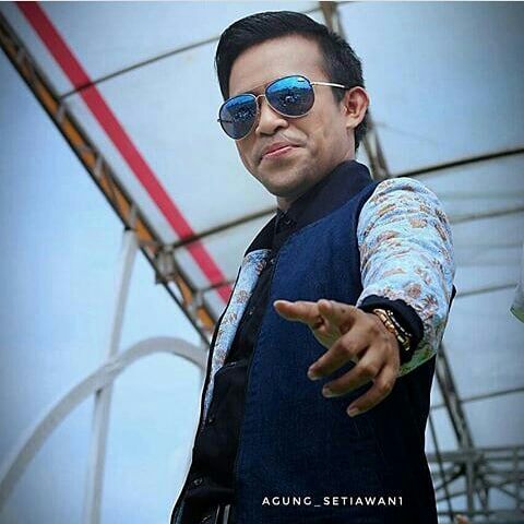 Jangan Menilai Seseorang Tidak Sempurna, karena Belum Tentu Juga Kamu Memiliki Hati Yang Sempurna.. 

#FildanGuestStarKonserBTI