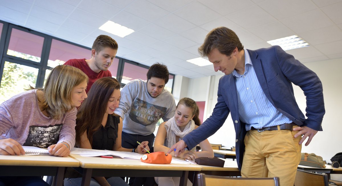 [#Softskills] 🤝 Peut-on acquérir le sens de l’humour, de l’empathie, de l’innovation ? Les grandes écoles y travaillent orientation.blog.lemonde.fr/2018/03/05/sof… <a href="/audencia/">Audencia</a> <a href="/SKEMA_BS/">SKEMA Business School</a> <a href="/Grenoble_EM/">Grenoble EM</a>