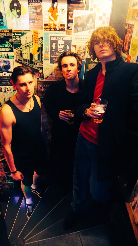 iamprettymalina's tweet photo. THEY CONQUER PARIS .... can not describe the amazing weekend ... I simply from the bottom of my heart wanna say a EXCESSIVELY BIG THANK YOU ... @FalseHeads  @BrainApeMusic @TheSapphics .... MERCI MERCI MERCI #parisianhigh went so much HIGHER xxx https://t.co/ofXq3jNpDD