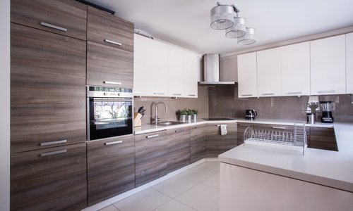 HuntersW9's tweet photo. If you think your kitchen is in need of a little pick me up but you don’t have a large budget, fear not. There are a number of ways to renovate your kitchen without making a huge dent in your savings!

https://t.co/8BN11JuPO5 https://t.co/rbhVD5RkKY