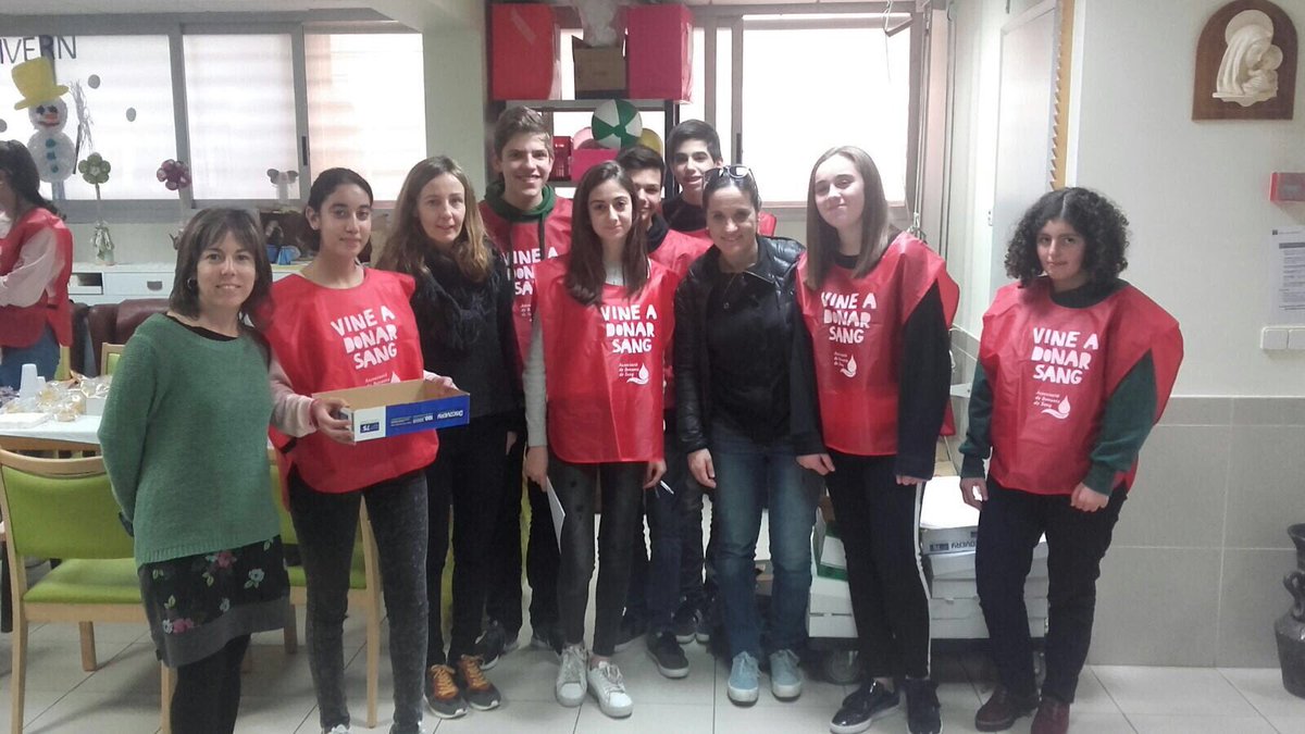 AjBanyoles's tweet image. ➡Dissabte es va fer la donació de Sang a la Clínica Salus. #serveicomunitari @inselpla amb alumnes de 3er ESO de lNS Pla de l'Estany com a voluntaris del servei comunitari #gracies.