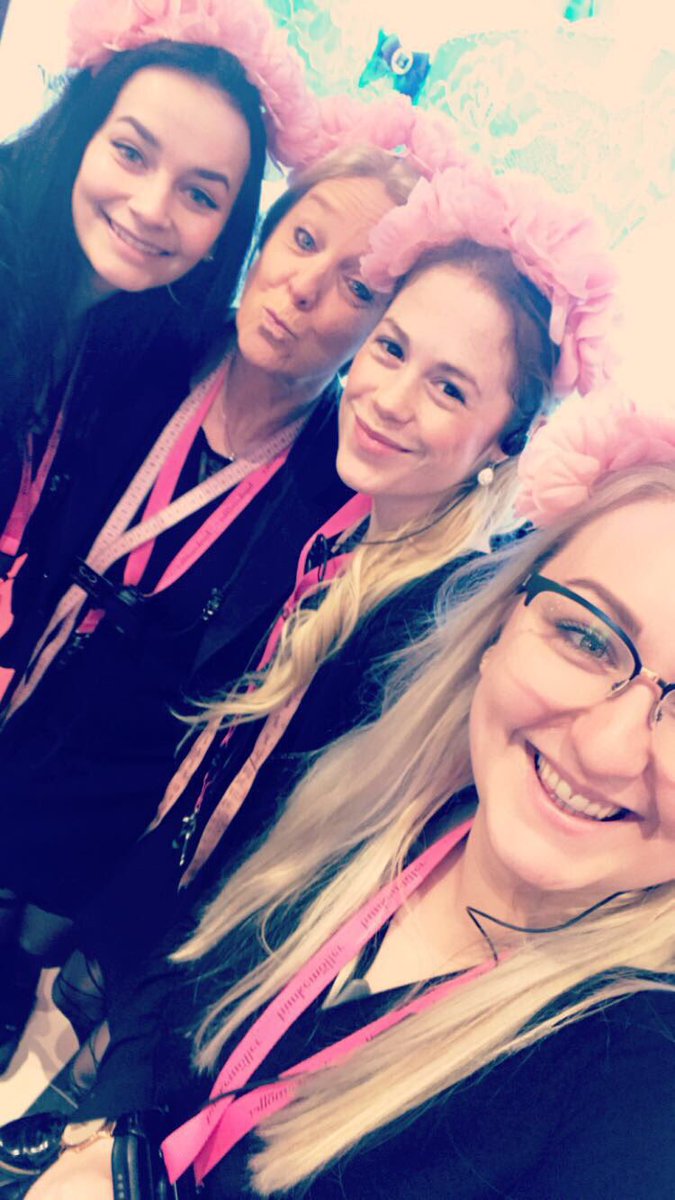 Oh hello week! Let’s do this! <a href="/Flagship/">Johannes H.</a> Gent ❤️ #oneteamonedream #hunkemöller #Fun #caro_e #hkmvm #favouritefits <a href="/KimberlyDeC/">Kimberly de Coninck</a>  <a href="/tishvantroys/">Tish Van Troys</a>  <a href="/annickpele/">annick peleman</a>  <a href="/DensDominique/">Dominique Dens</a> <a href="/FSorgdrager/">Floor Sorgdrager</a> @Dimitri_HKM <a href="/P_Mountford/">Philip Mountford</a> <a href="/Vi_Patel1/">Vi Patel</a>