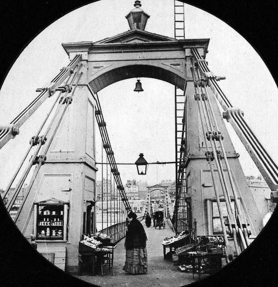 HorlockChris's tweet photo. Here's a great view of Brighton's old Chain Pier. #ChainPier #Brighton #Sussex https://t.co/0j7hCK0qvt