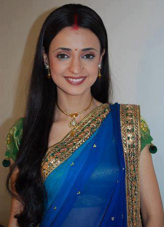طلة ناعمة للنجمة #SanayaIrani