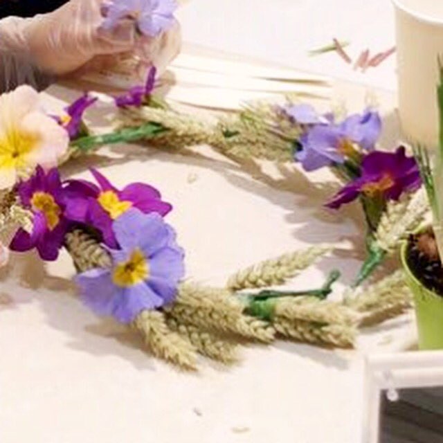 neillstrain's tweet photo. Was lovely collaborating with @JoMaloneLondon for a creative Masterclass @Harrods making floral crowns inspired by #EnglishFields fragrances https://t.co/ZfO8xNGZHX
