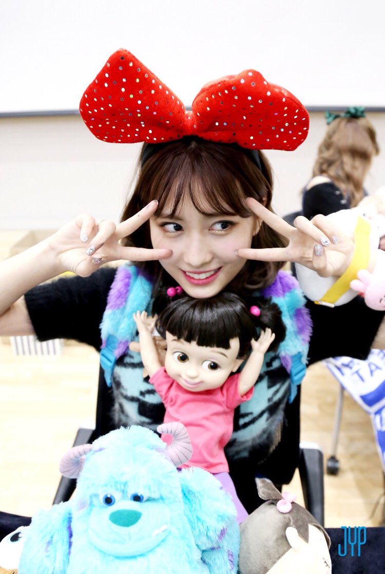 21kai_twice's tweet photo. ミナペンかな？ってぐらいミナちゃん多いけど私はモモペン🍑🍑
(でも実はミナちゃんもコッソリ押してたりする) https://t.co/u9pxdwvcJL
