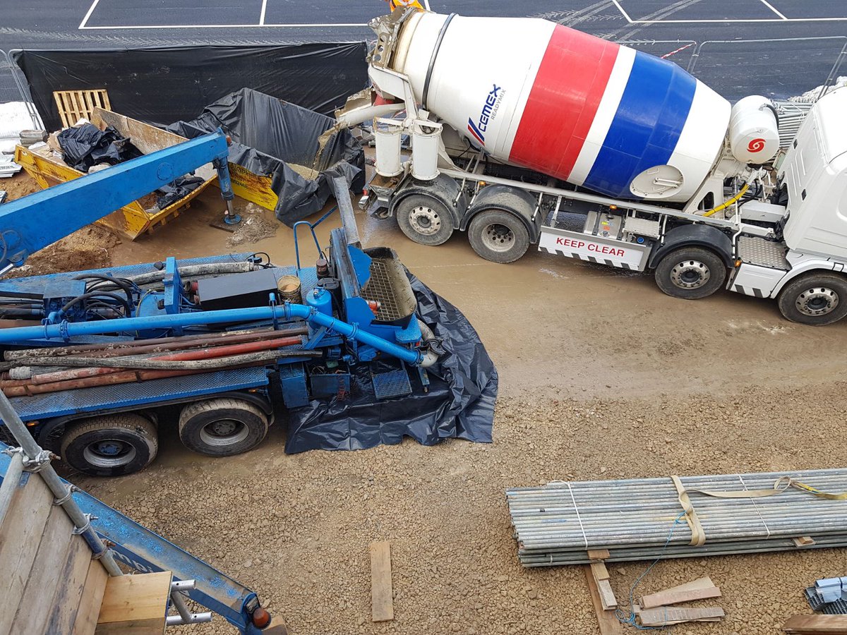 technic_pumps's tweet photo. First pour in #Lincoln utilising our new eco pans, the most cost effective &amp; reliable method for concrete washout. @TechnicFloors @CEMEX_UK https://t.co/yiSWlrHTwy