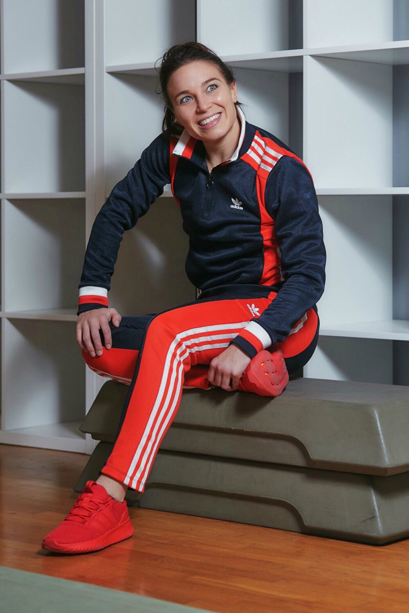 Tutto sembra più facile dietro un sorriso😄 Buon Lunedì !!!
 #wehaveadream #eleganceofpower