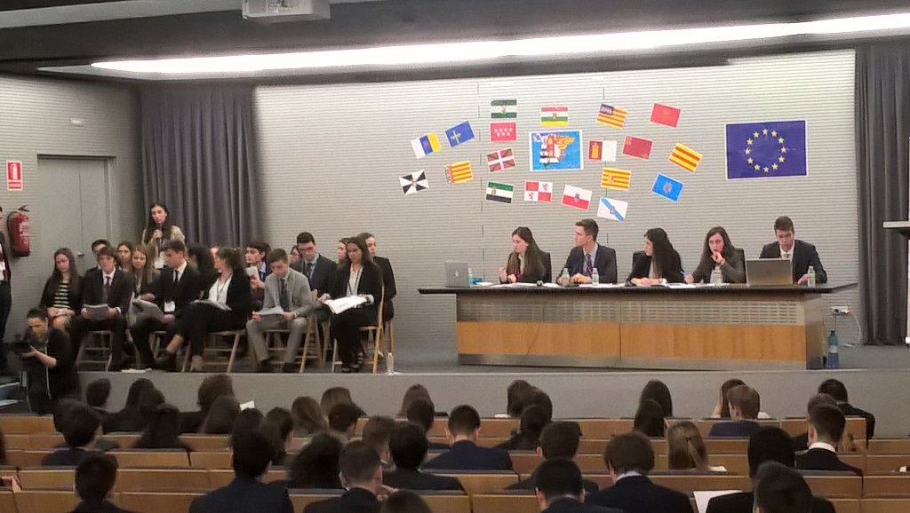MEP_Spain's tweet photo. En la Asamblea General del #MEP18 el debate está siendo muy intenso. @FundSanPatricio https://t.co/kHPSr8EB8l