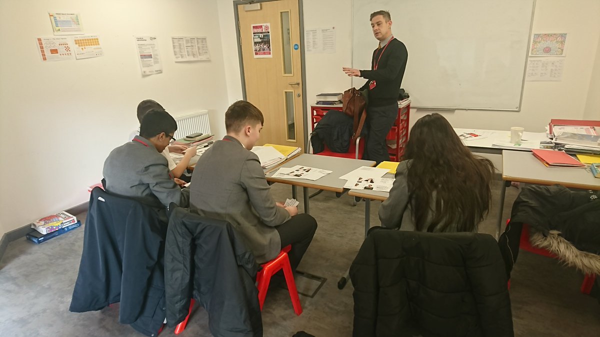 ELSS_IU's tweet photo. Delighted that @jasonsmith17 has agreed to add Careers to the IU timetable! Today's first lesson saw the pupils look at interviews. Thanks Mr. Smith! https://t.co/Eq4sNDrBDt