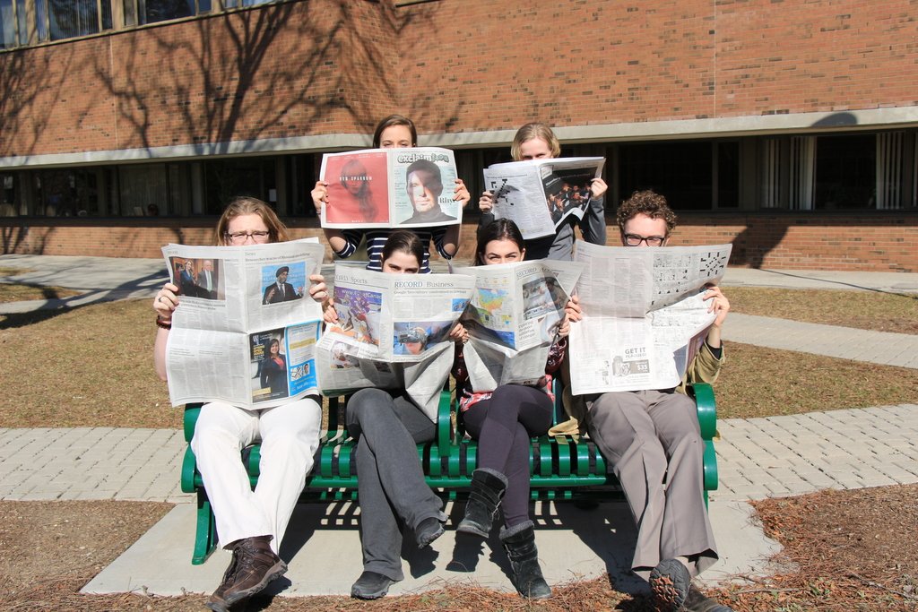 kix_UW's tweet photo. Snack distribution is the first thing on Big M's meeting agendas. Come see their exhibit, Breaking News, and explore explore your relationship with the Press behind the screens! #KIX2018 #designyoureducation https://t.co/PJ0tOXqA3r