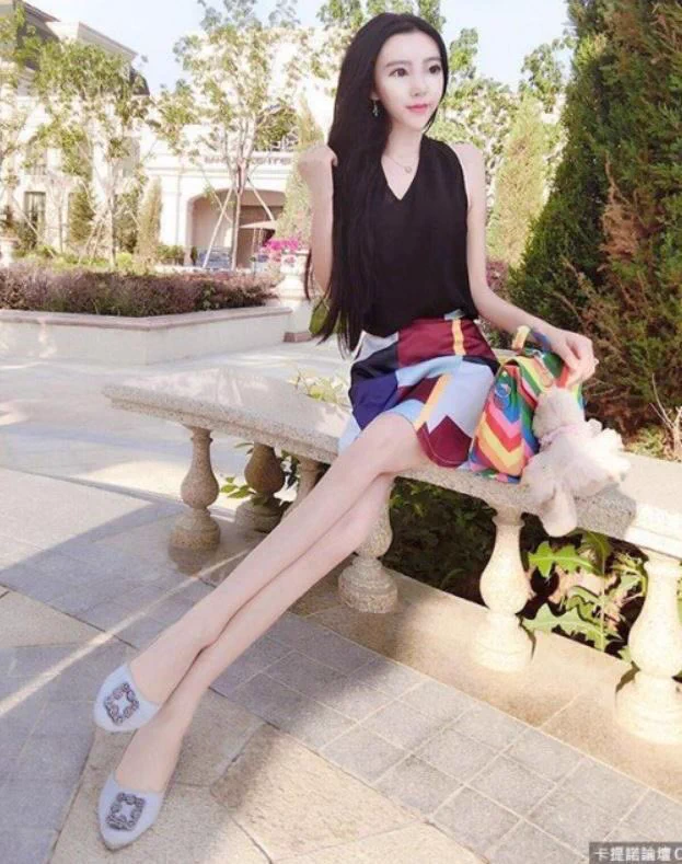 修正し過ぎｗ花粉や花の蜜を食べると主張する15歳で体重20㎏の中国女性の画像ｗｗ