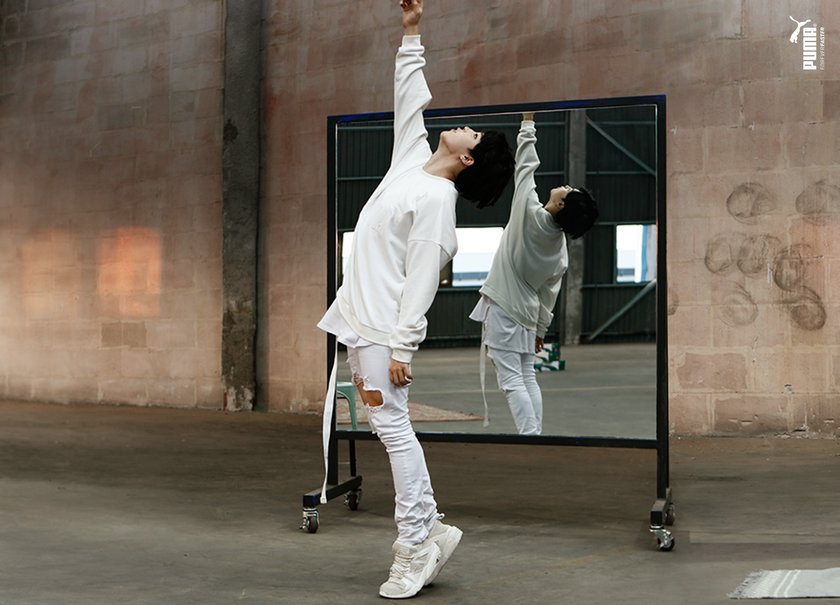 BangtanBoysTur's tweet photo. [PUMA OFFICIAL BLOG] 

PUMA X BTS Hikayesi 4.yıl : 2016 [#BOGSOCK] @BTS_twt 

 👉(https://t.co/E60QFoABGr)

#iHeartAwards #BestFanArmy #BTSARMY https://t.co/UzSYvXvBPf