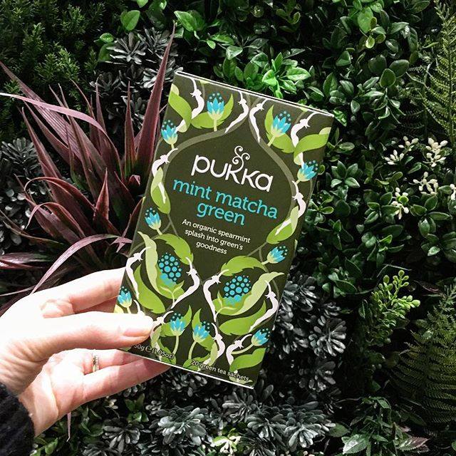 rootstoconnect's tweet photo. It's a mint matcha kind of morning 💚
Available online now - https://t.co/jStpN1MZP1 #mintmatcha #pukka #pukkaherbs #natural #products #herbs #tea #herbaltea #naturaltea #mint #morning #goodmorning #enjoy #tealovers #wellbeing #wellness https://t.co/Kobz0KQSX7