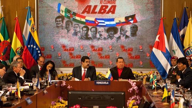 Cancilleria_ve's tweet photo. Hoy a 5 años de la siembra del Cmte. Hugo Chávez, sigue vigente su sueño por una América Latina y el  Caribe unida. La Alianza Bolivariana para los Pueblos de Nuestra América es muestra de ello. ¡Hasta la victoria siempre!  #CumbreDelAlba #TodosSomosChávez https://t.co/ko0Ix7jJTa