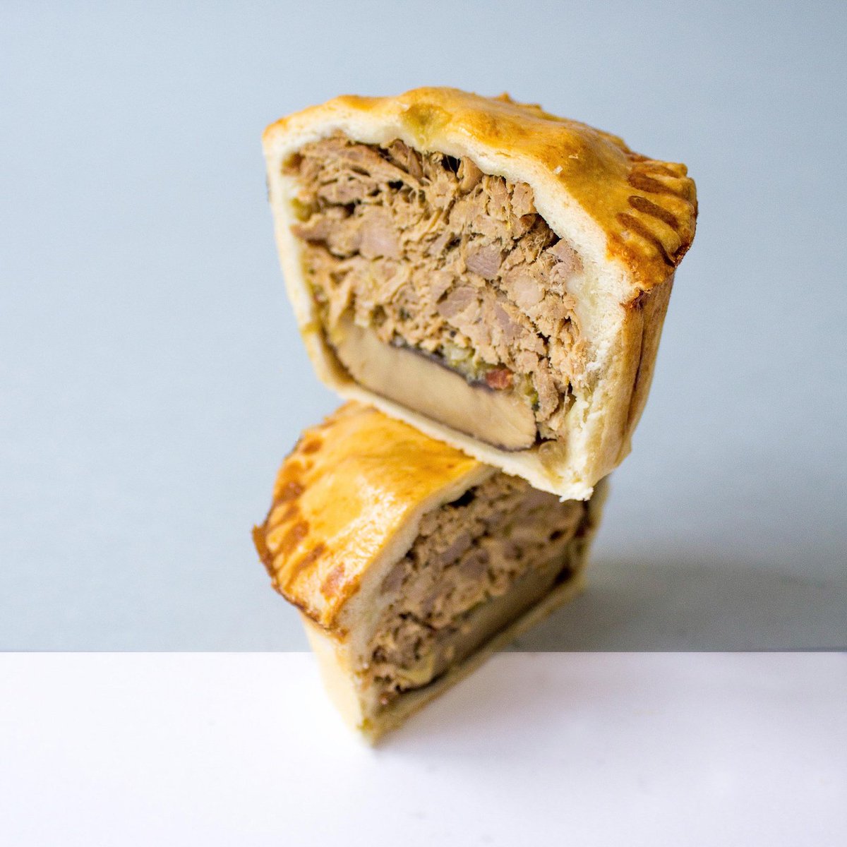 TLE_Food's tweet photo. How to Make: MasterChef 2016 finalists Billy &amp; Jack's ‘Piggy Pie’ for British Pie Week https://t.co/f2Rbvqq9Fi via @LondonEconomic #BritishPieWeek #Pie #Recipe https://t.co/AcEmSk1rYL