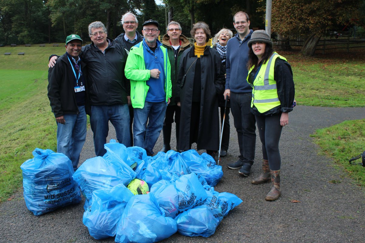 HHTCNews's tweet photo. Volunteers invited to join our Community Litter Pick - It’s a great opportunity to meet local people and help keep your area clean. Join your @MSDCnews Councillors this Sat 10th March 11am at The Woodside, Bolmore Village or the Ashenground Road Bridge. https://t.co/7VKGRhRLBR
