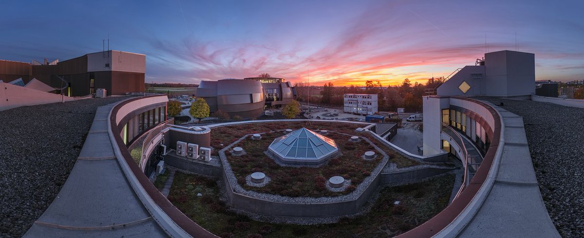 ESO_Brazil's tweet photo. Faça uma pausa e aprecie este pôr-do-Sol sobre a Sede do ESO. Uma vista que agora inclui o Planetário e Centro de Visitantes @ESOSupernova, que será inaugurado no final de Abril. https://t.co/nhpn7DIw4I
Credit: P. Horálek/ @ESO https://t.co/ZNY7FF3sVg