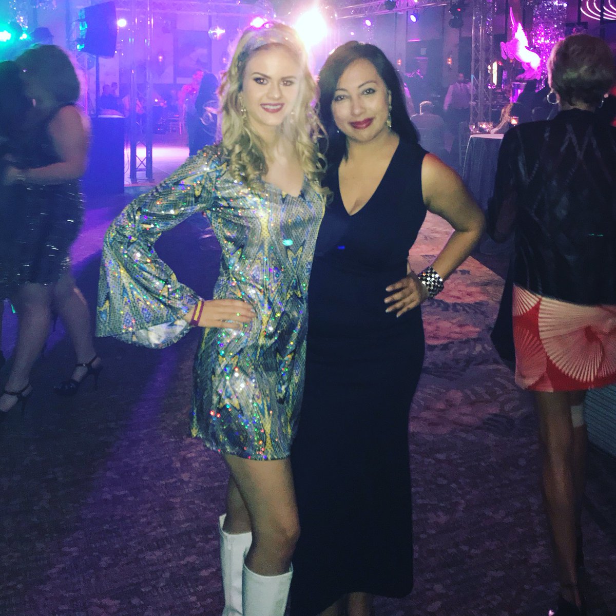 marilyndblanco's tweet photo. I’m honored to be next to this beauty queen who has inspired a community! Great seeing you again Rachel Barcelona! @ucfoundation @BarcellonaR @BocaWestCC #unicornchildrensfoundation #marilynblanco #rachelbarcellona #discoanddiamonds https://t.co/vKi0EtmSZR