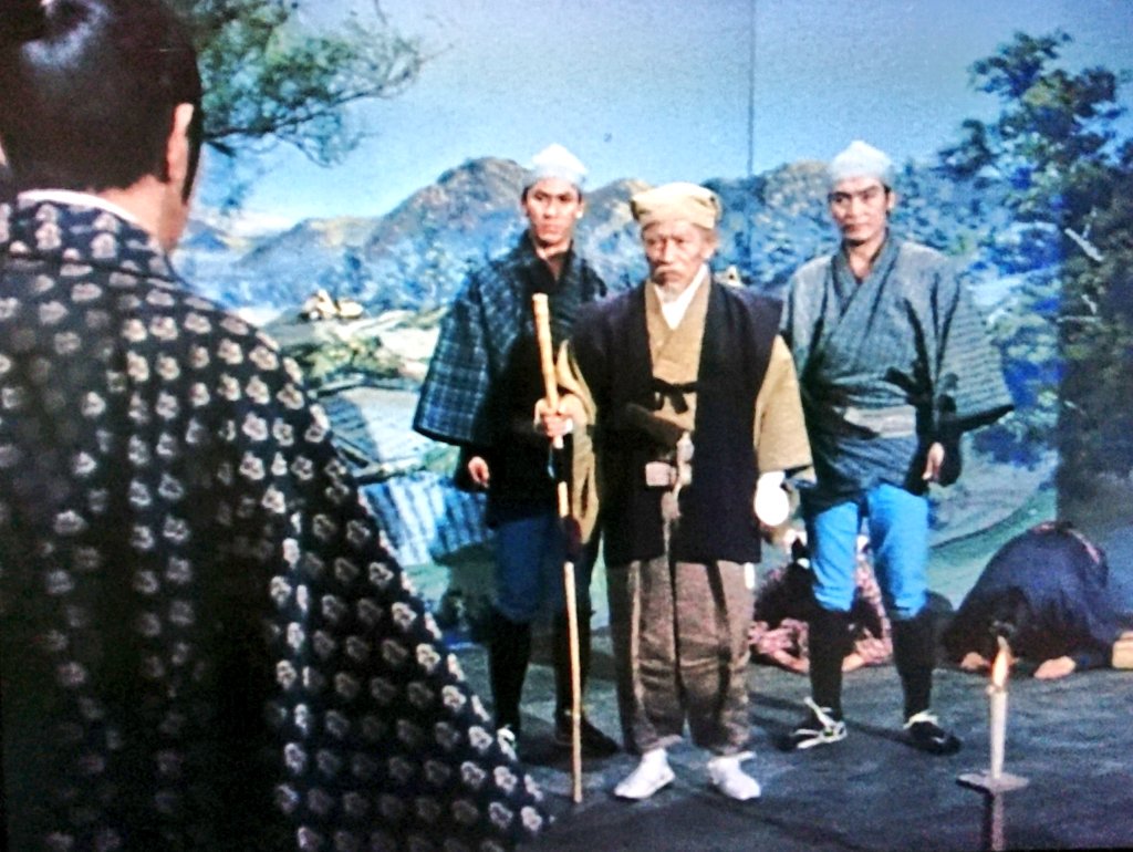 ぱごすけ 水戸黄門 第1部 やはり杉良太郎と横内正の助さん格さんは歴代でいちばん貫禄もあり 強そうに思います ラストはご老公がご自分で印籠を出して身分を明かしています ハッハッハッ という高笑いもありませんし まだまだ後のフォーマットが完成 ぱごすけ 水戸黄門 第1部 やはり杉良太郎と横内正の助さん格さんは歴代でいちばん貫禄もあり 強そうに思います ラストはご老公がご自分で印籠を出して身分を明かしています ハッハッハッ という高笑いもありませんし まだまだ後のフォーマットが完成