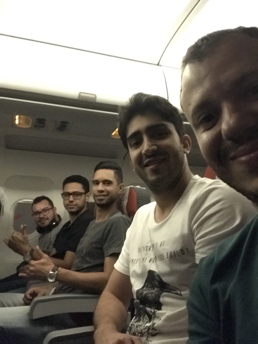 chapeupreto's tweet image. Heading to #PHPExperience #fretebras