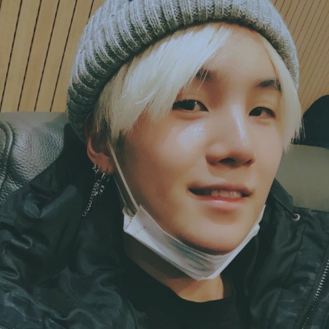 skzoco98's tweet photo. Oh there's a very pleasant side to you
A side I much prefer ✨

#ARMYSelcaDay https://t.co/MDFMLov49t