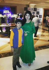 Pooja98792295's tweet photo. Jodha with fan in modern look
#cuteness #adroble
@ParidhiFanclub @TeamParidhi
@JodhaakbarF
#jodhaakbar award function https://t.co/JNlDDhlAZc