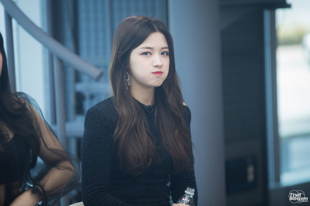 150319_net's tweet photo. 180305 팩트인스타 #CLC(@CUBECLC) #오승희 #장승연 #SORN #장예은 #Elkie #엘키 #권은빈 https://t.co/QBZV7iEzUf https://t.co/pXDgZ9PdGC