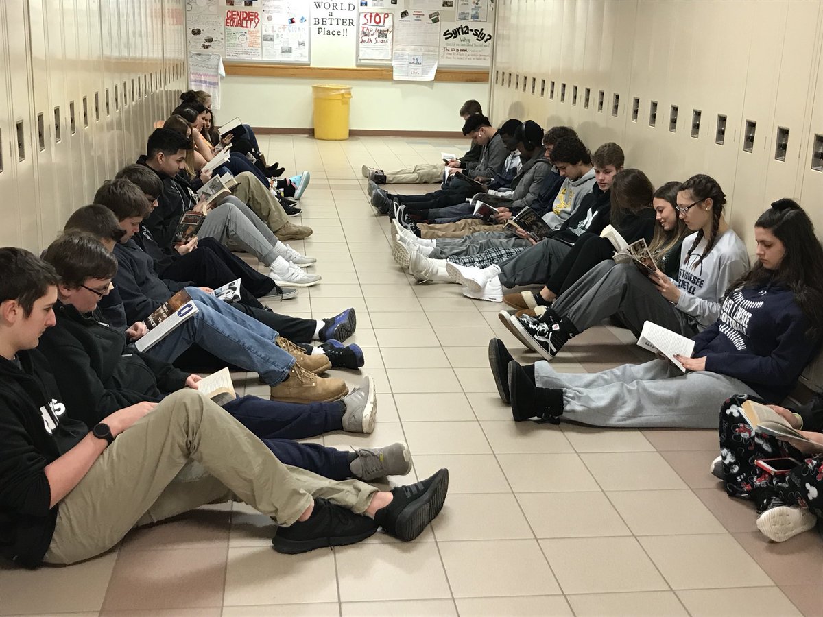 WGHSEnglish's tweet photo. #ReadAcrossAmerica #snowdayversion https://t.co/pyDlTFuzUv