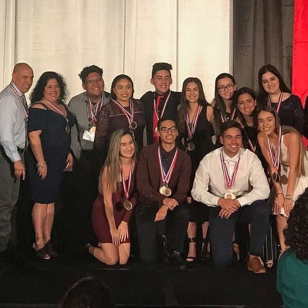 Janett159's tweet photo. Winners!!!🏅#flprostart2018 #3rdplacewaiterrelay #3rdplacemanagement #5thplaceculinary #3rdplaceoverall🏆 #proudteacher #makinghistorytogether #fergusonculinary #hardworkpaysoff @FergusonSHS @Chilis @ProStart @NAFMiami @NAFMiami @CTEMiami @MDCPS @fergusonfccla @FRLAnews https://t.co/x3WwrDoBUC