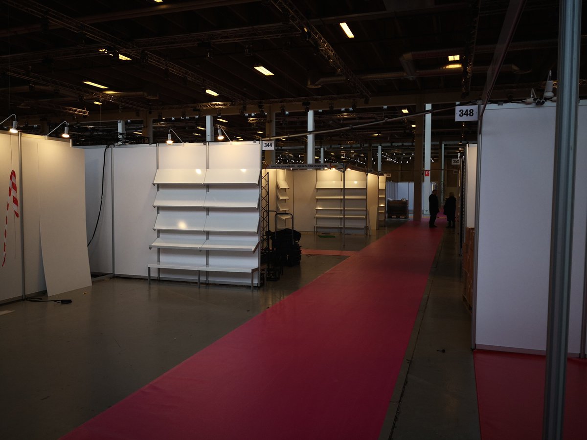 laerfestkbh's tweet image. Der gøres klar til #laerfest 2018. Udstillingen åbner kl. 9,.00. Der er morgenmad for konferencegæster fra kl. 8.00. Vi glæder os til at se jer alle sammen i morgen