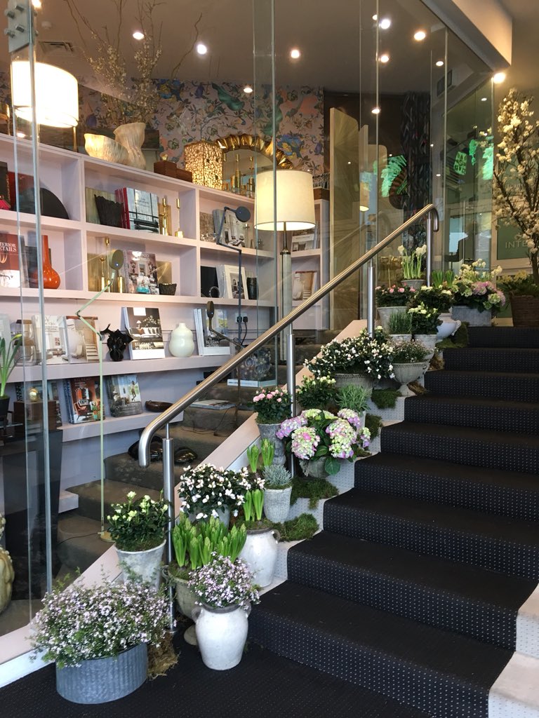 hudafarran's tweet photo. Flowers all around #londondesignweek #flowerpower #welcomespring https://t.co/uGK7ic8cHV