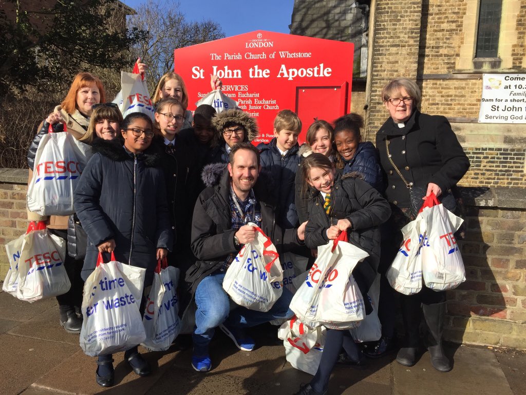 stjohnscen20's tweet photo. Preparing to head into the West End to give #BlessingBags to the homeless #Lent #GivingToThoseInNeed https://t.co/YWon1pBBjV