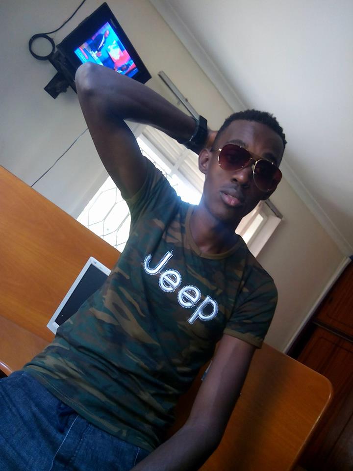 sureman28's tweet photo. #Faasi-Faasi #TutuuseTucankalanye 4pm-7pm Endoongo Etasiriika Drop Now Your #Songs En #Greetings 106.5 #DigidaFm Join Our #WtsappNo.0703106106 #MaamaBoyVideoLoading #TumenyaRecordUnderCoverPapi https://t.co/6QQpB1LWzx